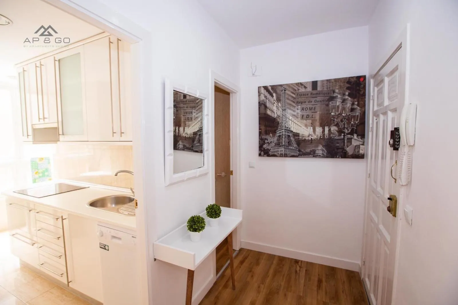 White Apartment Great Location Almunecar