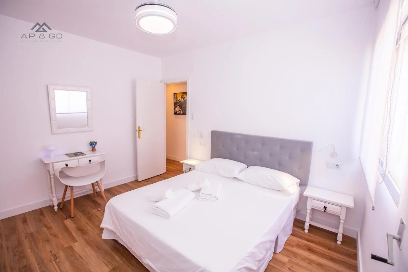 White Apartment Great Location Almunecar
