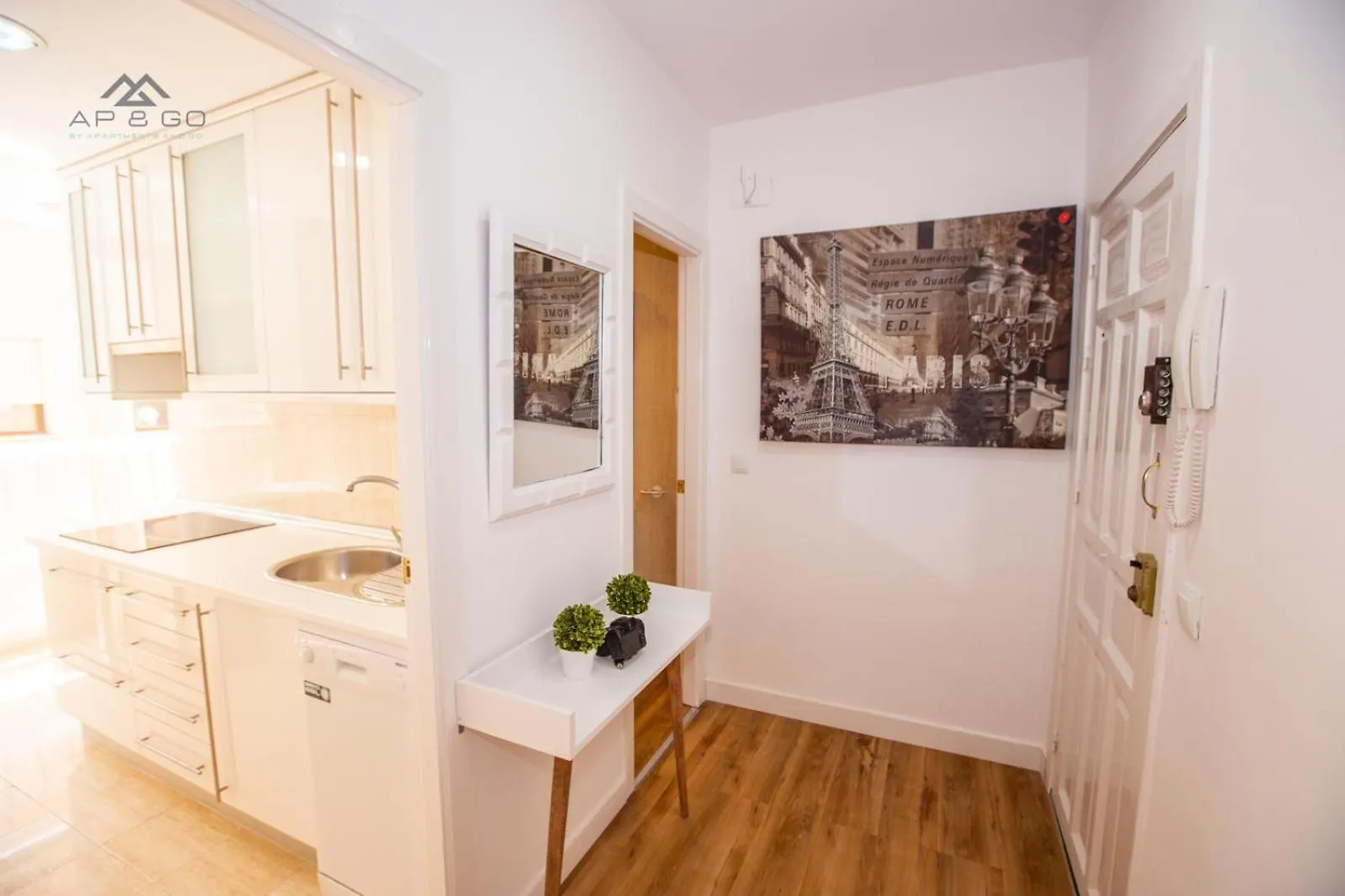 White Apartment Great Location Almunecar 0*,