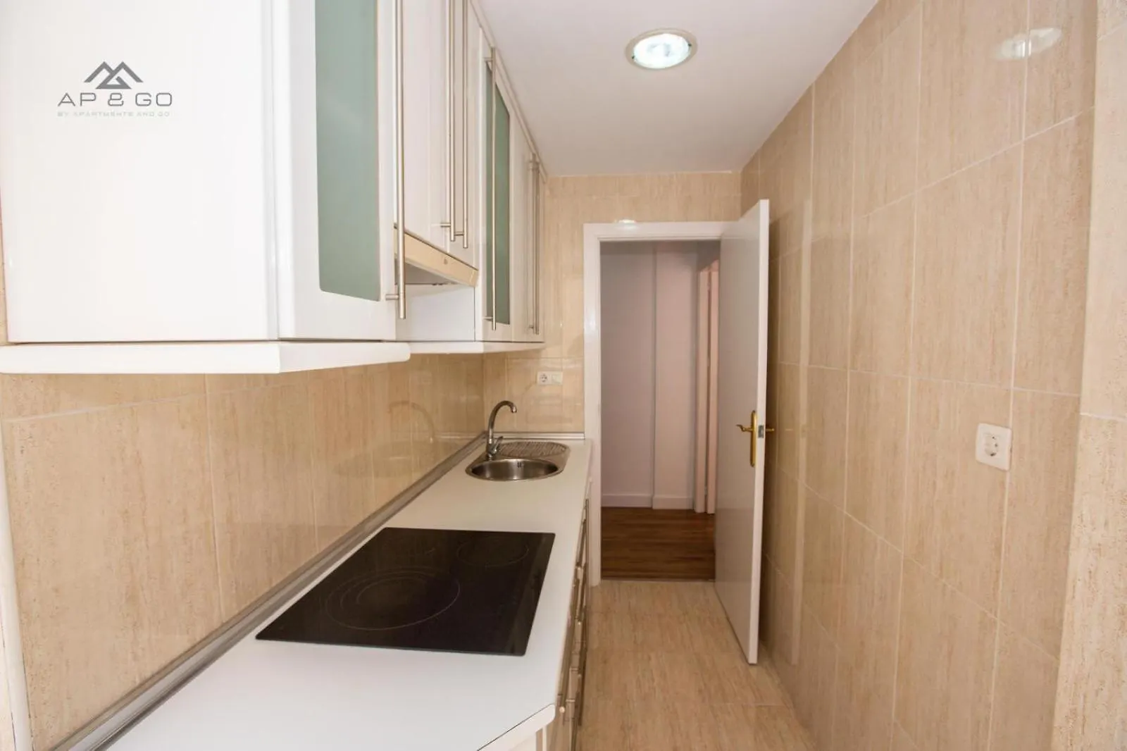 White Apartment Great Location Almunecar