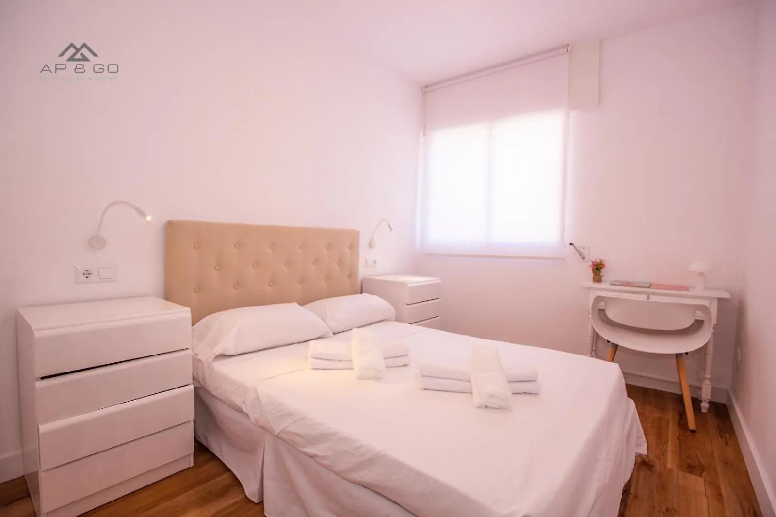 White Apartment Great Location Almunecar