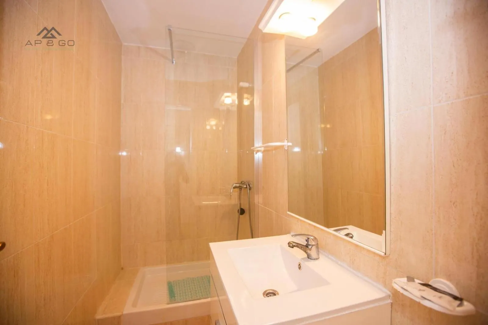 White Apartment Great Location Almunecar