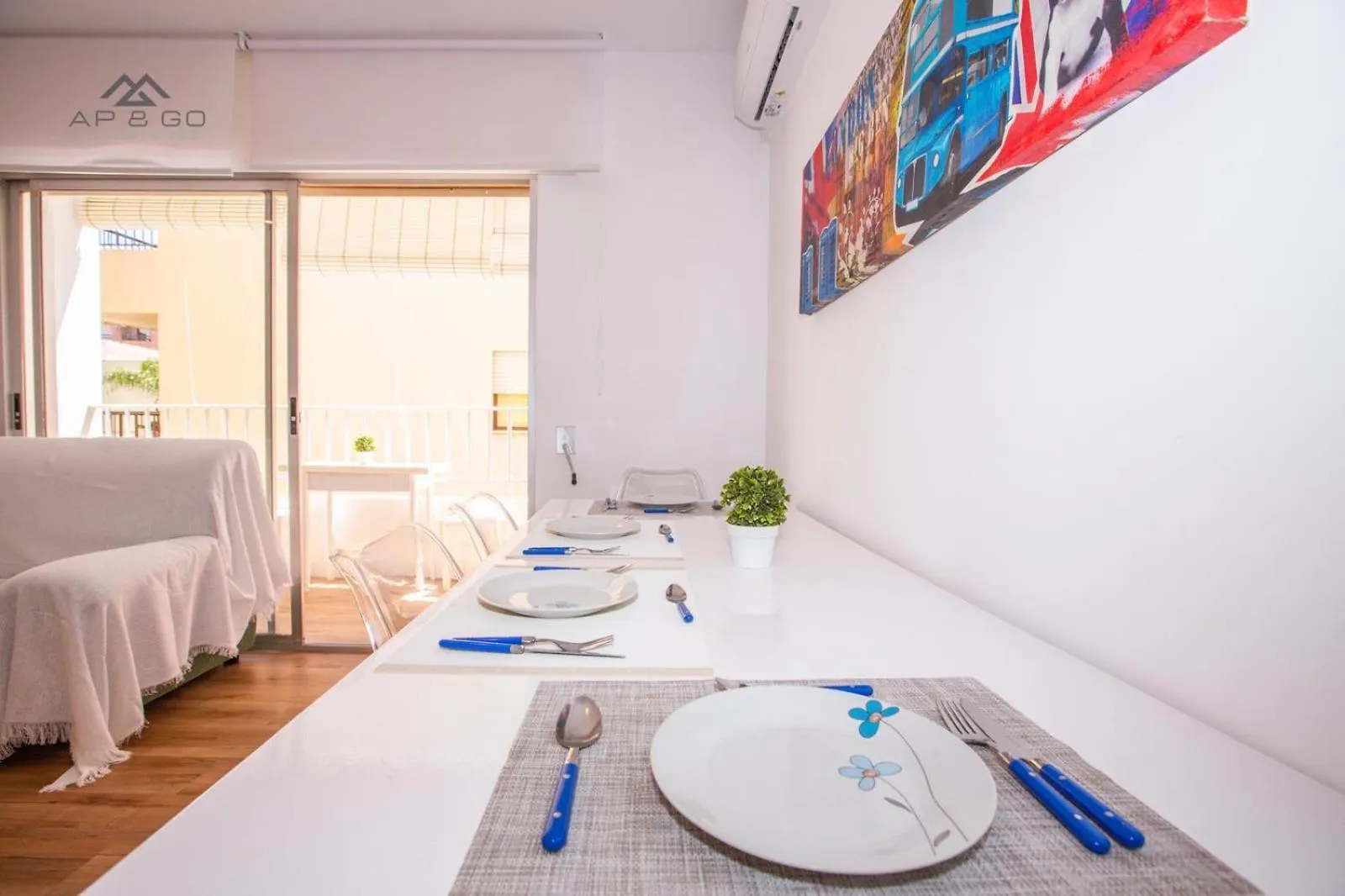 White Apartment Great Location Almuñécar Spanien